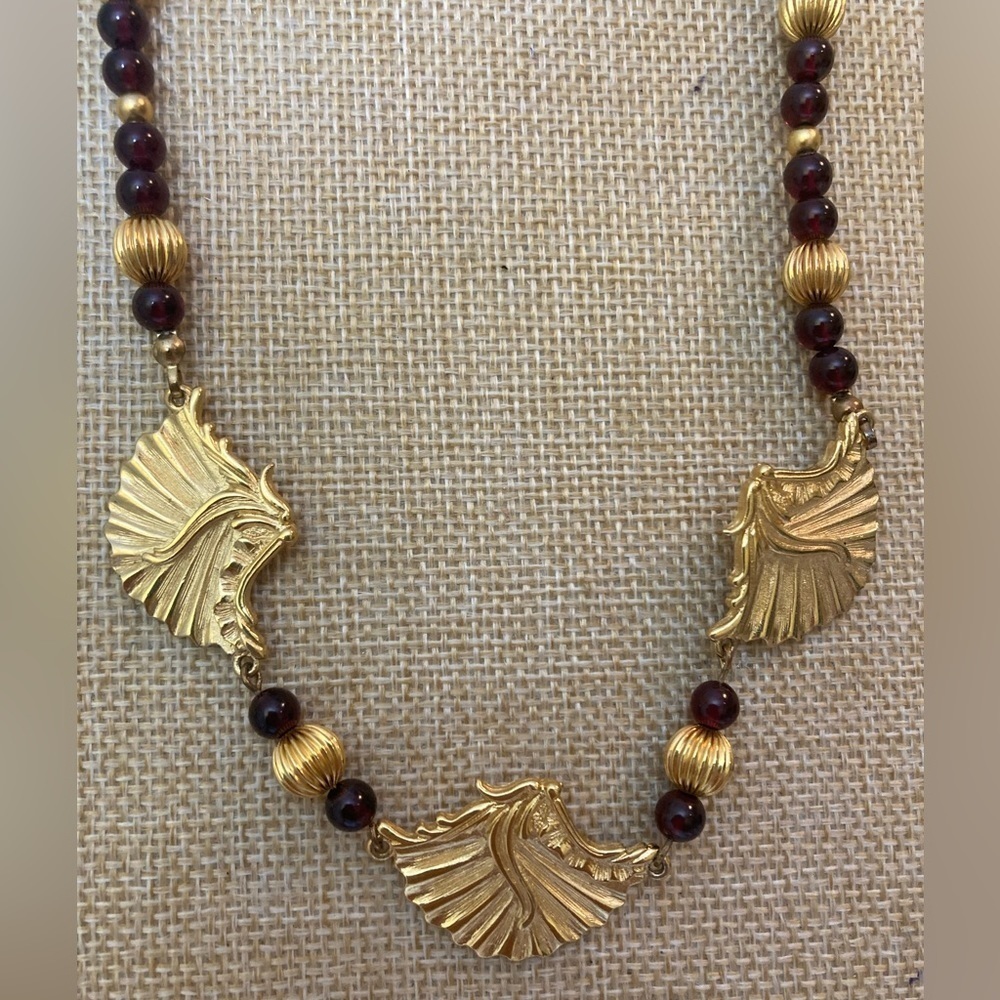 Winterthur Museum Necklace‎ with Beads and Gold Tone Plumes Design Vintage